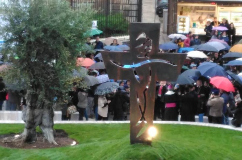 Monumento per papa Francesco
